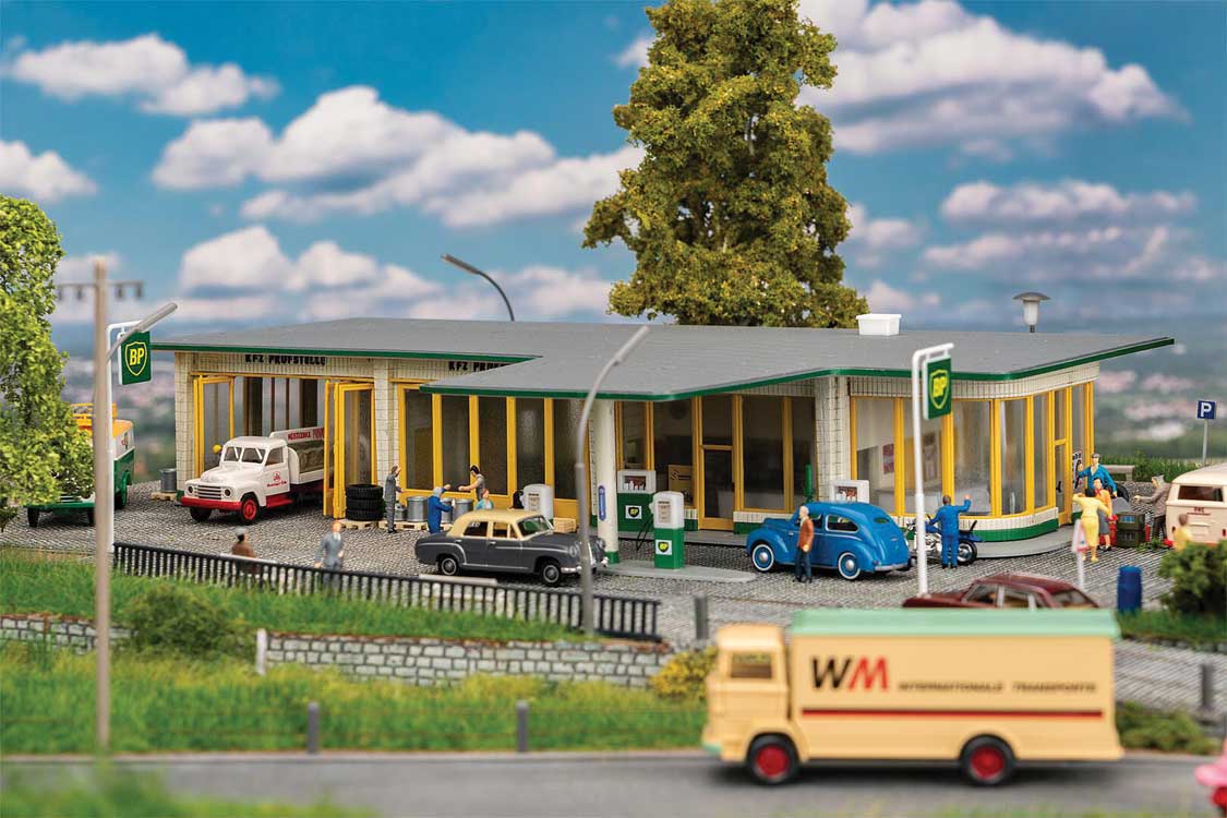 Image for 272-130592 Large Filling Station BP