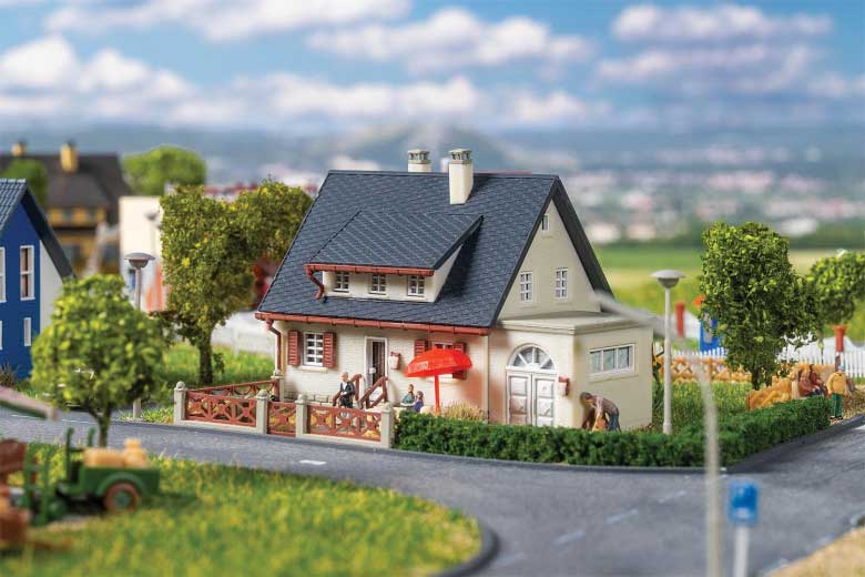 Image for 272-232404 Detached House, Grey