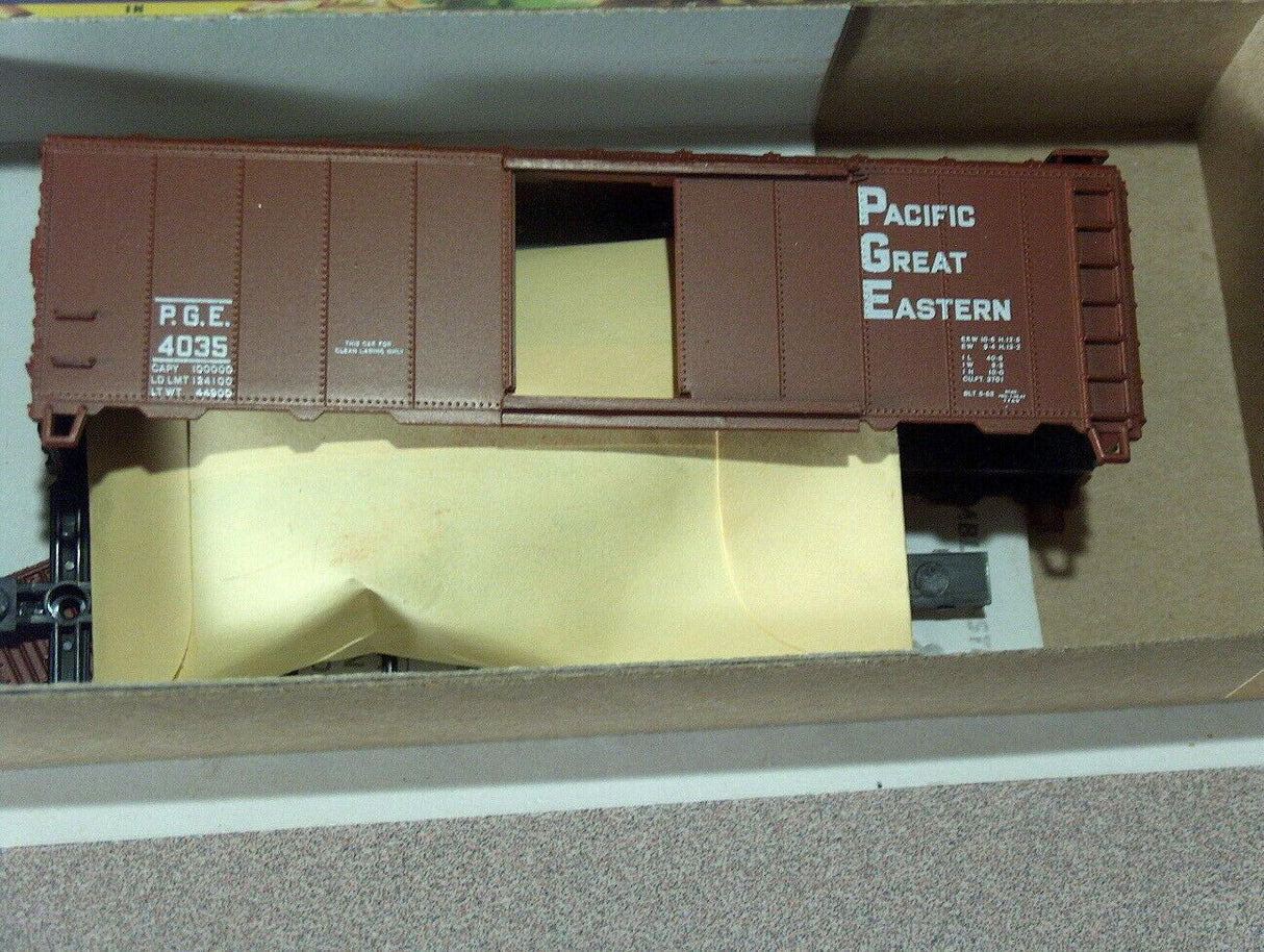 Bev-Bel 1388-2 40' Boxcar SCL PGE Pacific Great Eastern "Clean Lading Only" #4052 HO Scale