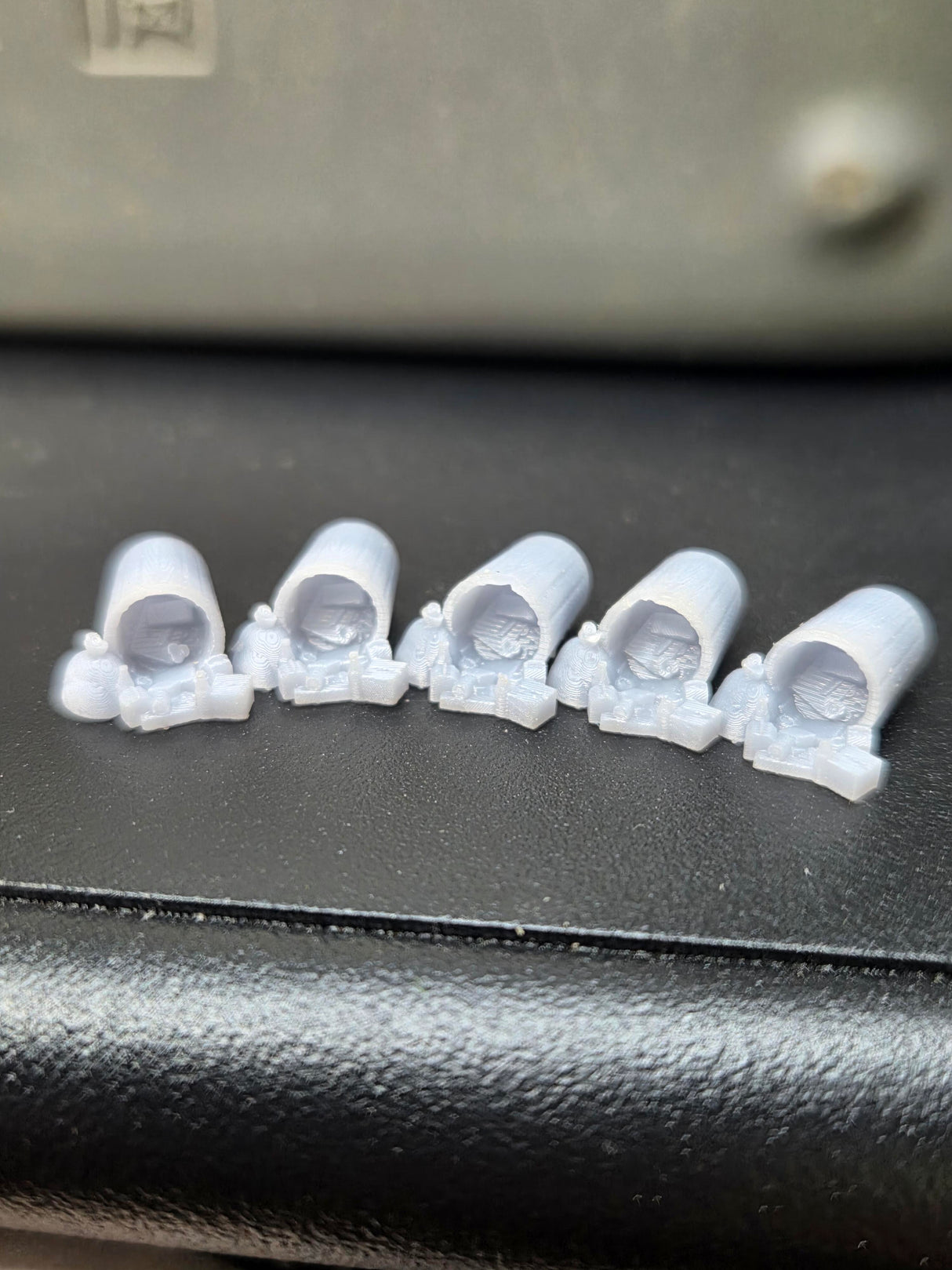 3GResinprints B-00047 Spilled Trash Cans (5 per package) HO Scale