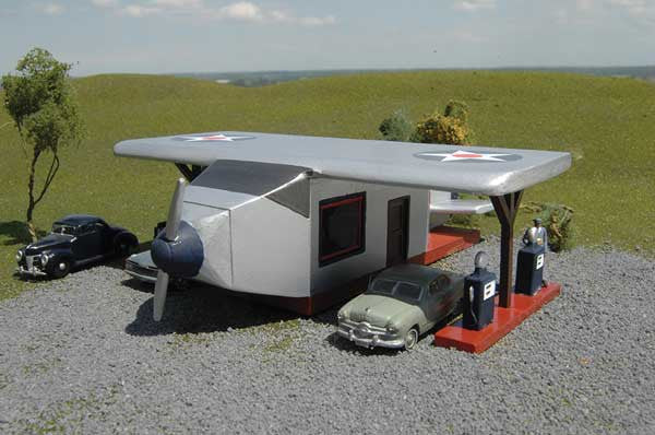 Bachmann 35201 - Scene Scapes - Airplane Gas Station (Scale=HO) Part#160-35201