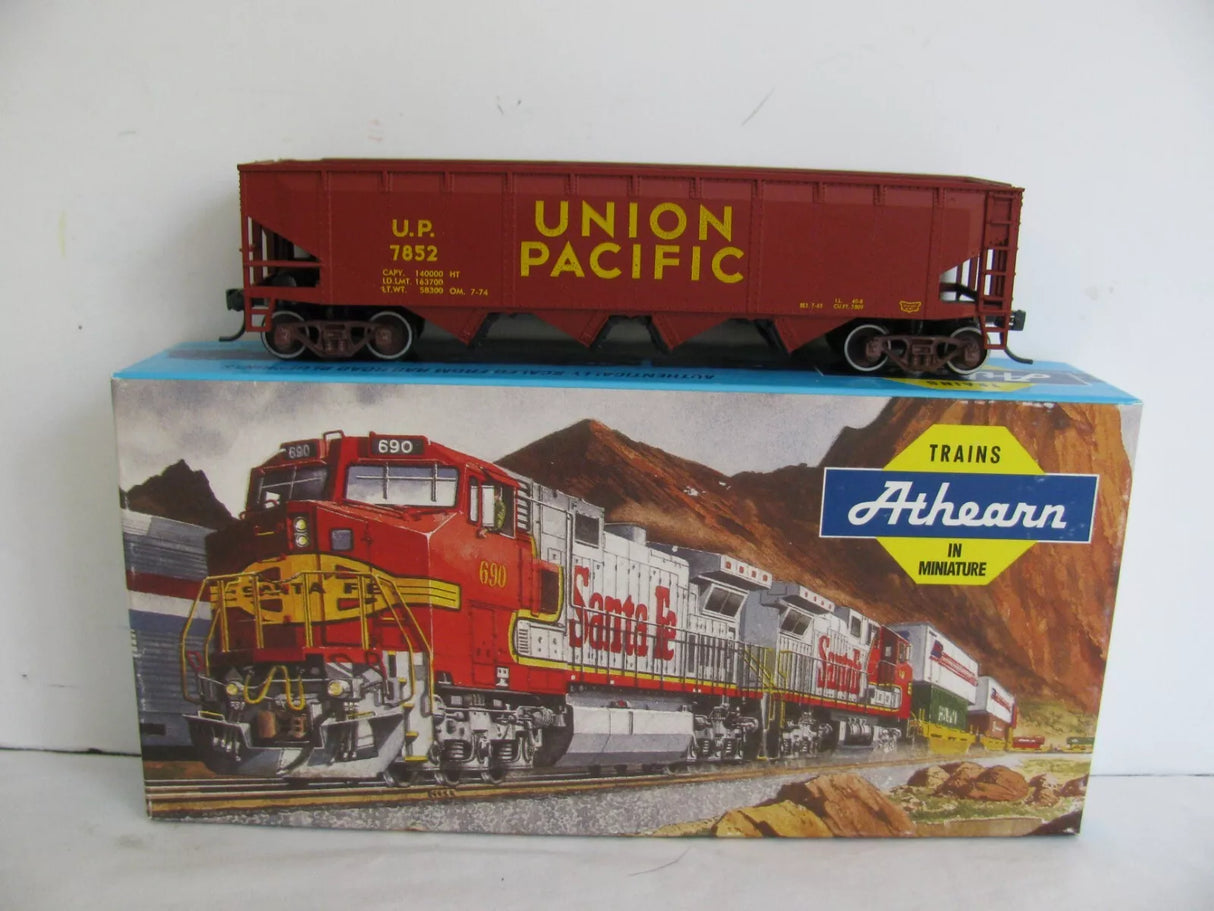 Bev-Bel 472-4 40' Open Top Quad Hopper UP Union Pacific "Large Gothic Print" #7852 HO Scale