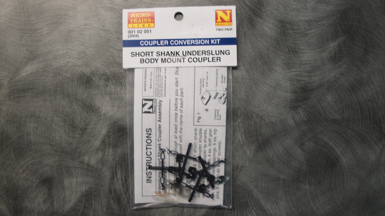 00102051 MICRO TRAINS / 001 02 051 SHORT SHANK UNDERSLUNG BODY MOUNT COUPLER (2004)  (SCALE=N)