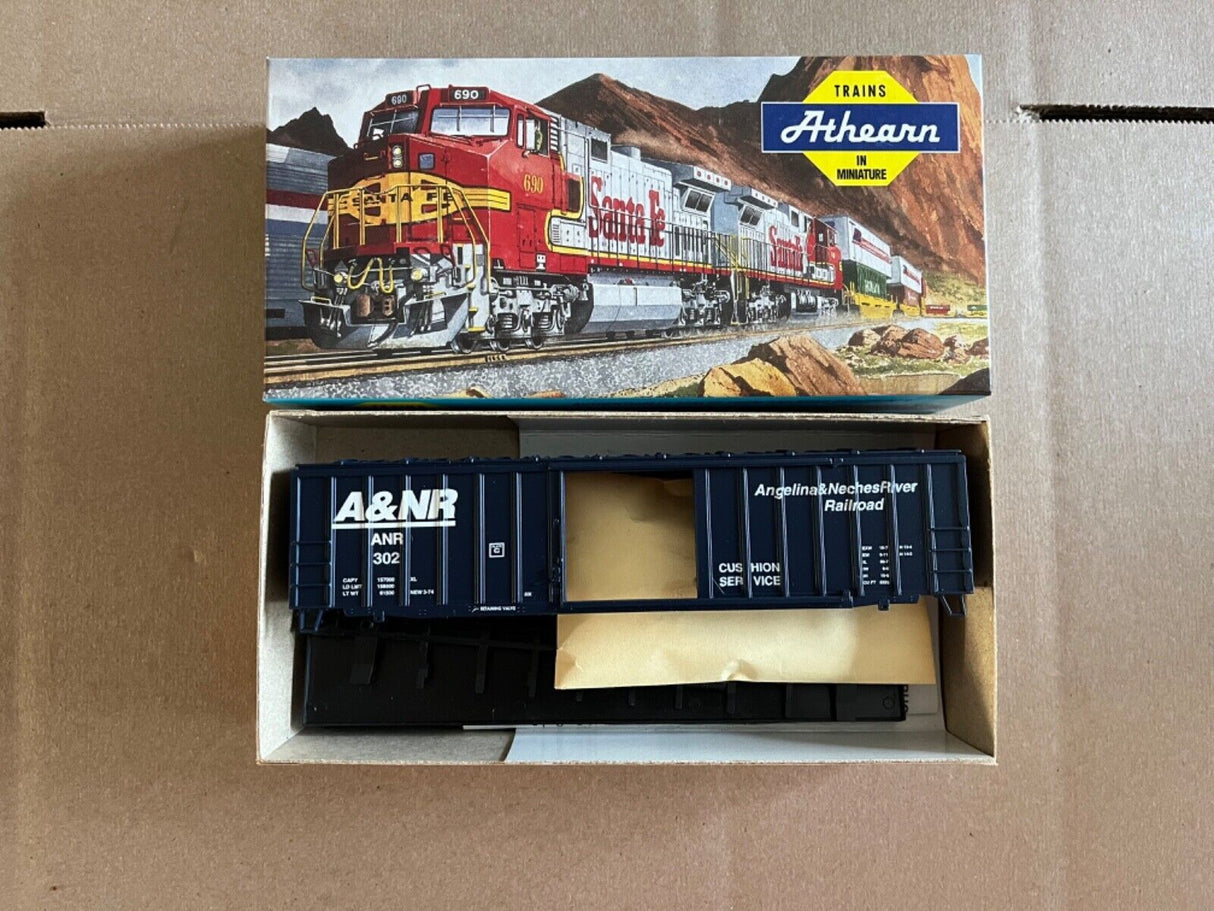 Bev-Bel 537-1 50' A.C.F. Railbox Car A&NR Angelina & Neches River "Cushion" #302 HO Scale