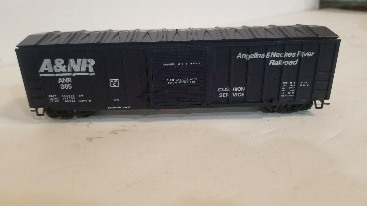 Bev-Bel 537-2 50' A.C.F. Railbox Car A&NR Angelina & Neches River "Cushion" #304 HO Scale