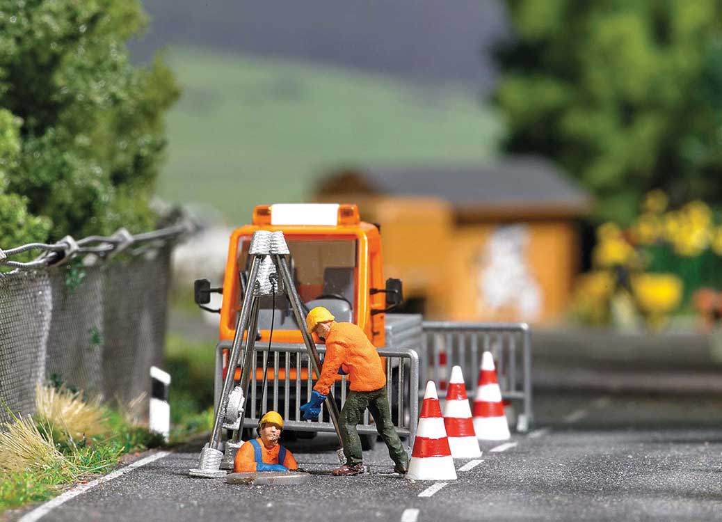 Image for 189-7907 Sewer Workers w/Manhl Cvr
