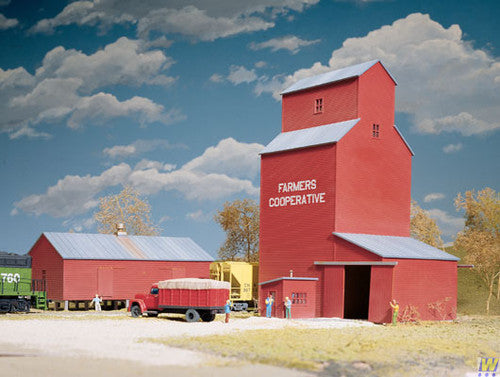 3036 Walthers Farmers Cooperative Rural Grain Elevator (Scale=HO) Cornerstone Part#933-3036