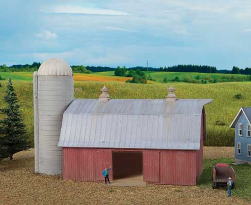Walthers 933-3892 Meadowhead Barn and Silo N Scale