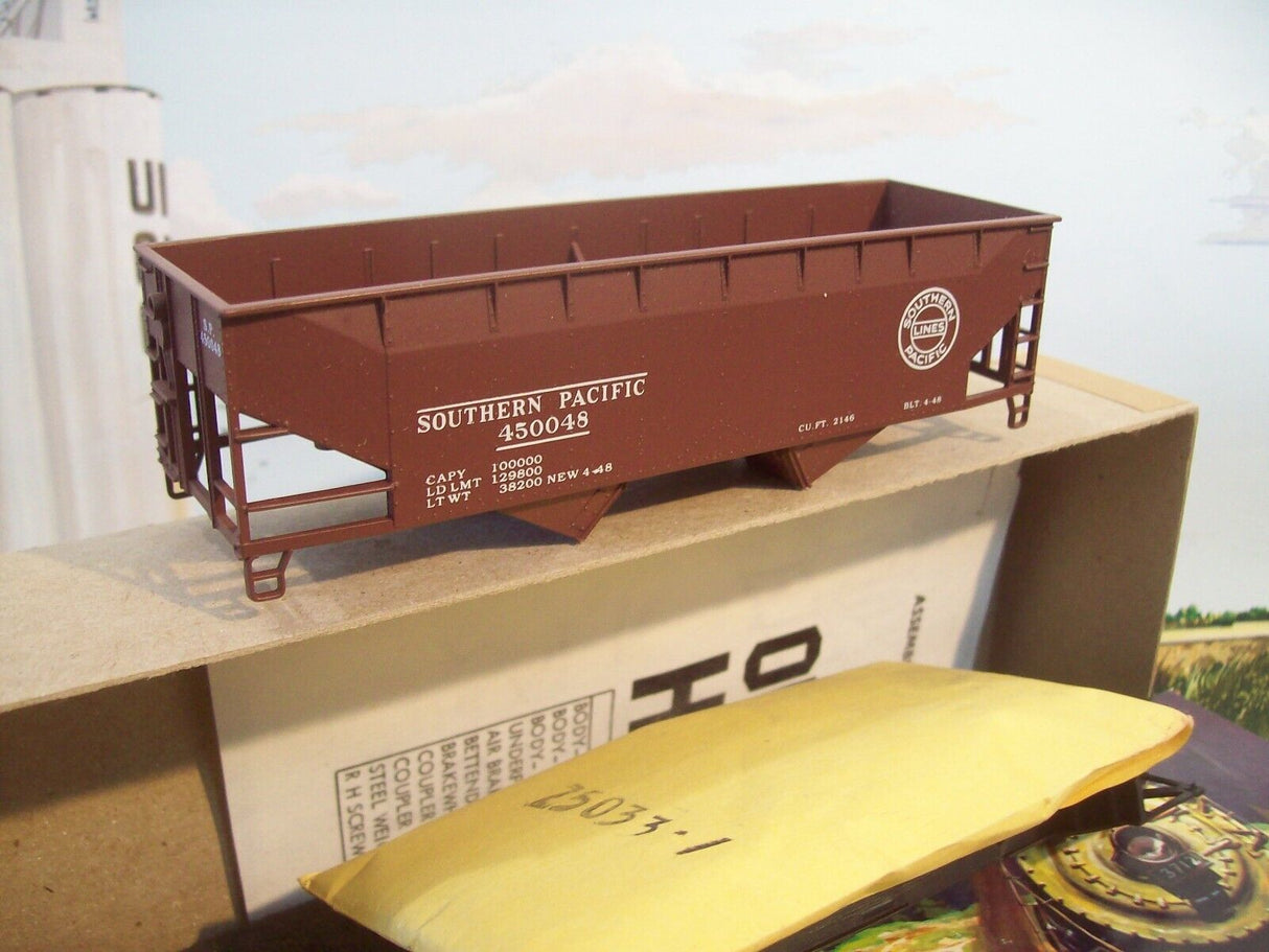 Bev-Bel 960-4 34' 2-Bay Offset-Side Hopper SP Southern Pacific "Lines Herald" #450048 HO Scale
