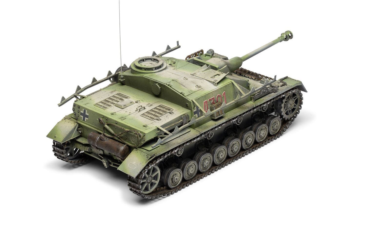 Airfix A1377 Stug IV Sd.Kfz.167 Tank 1:35 WWII Military Tank Plastic Model Kit