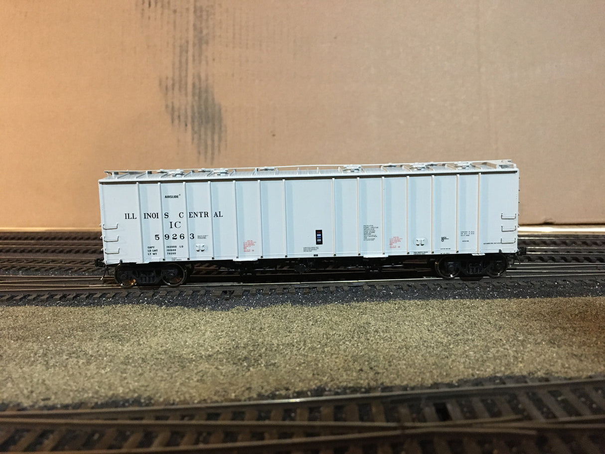 Scaletrains SXT31985 CW Custom Weathered GATC 4180cf Airslide Covered Hopper IC - Illinois Central #59263 HO Scale