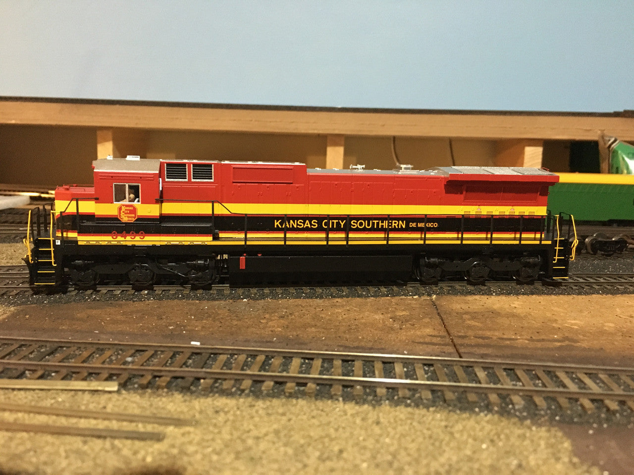 Atlas 10003132 CW Custom Weathered Dash 8-40C - KCS - Kansas City Southern #3499 DCC & Sound HO Scale