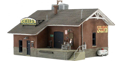 Woodland Scenics 4927 Chip's Ice House - Built & Ready Landmark Structures(R) -- Assembled - 3-71/6 x 2-17/32"  8.73 x 6.42cm N Scale