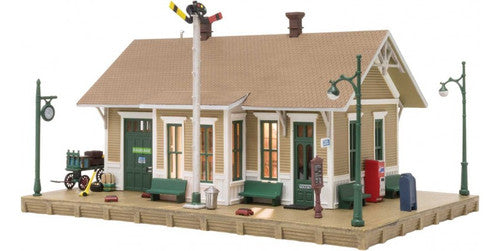 Woodland Scenics 5023 Dansbury Depot - Built-&-Ready Landmark Structures(R) -- Assembled - 7-1/2 x 5-9/16" 19 x 14.1cm HO Scale