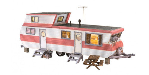 Woodland Scenics 5862 Double Decker Trailer - Built-&-Ready(R) Landmark Structures(R) -- White, Salmon O Scale