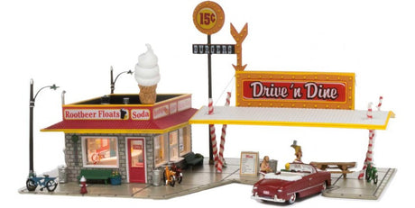 Woodland Scenics 4929 Drive 'N' Dine Drive-In Restaurant - Built-&-Ready Landmark Structures(R) -- Assembled - 4-1/4 x 2-29/32"  10.7 x 7.4cm N Scale