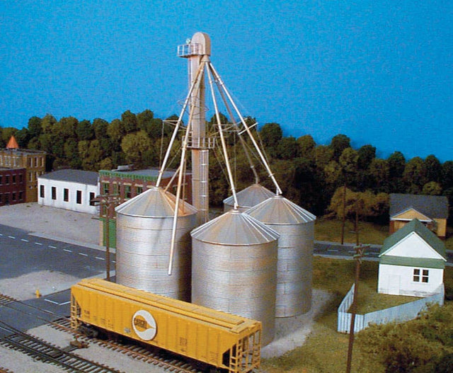 Image for 628-407 Grain Elevator 90' w/Lddr
