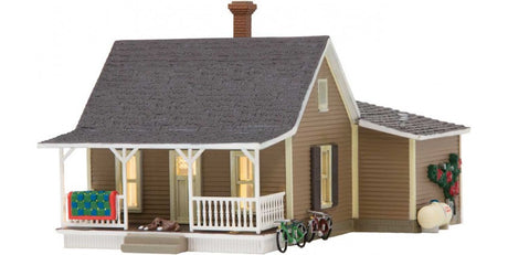Woodland Scenics 5027 Granny's House - Built-&-Ready Landmark Structures(R) -- Assembled - 3-3/4 x 5-7/16"  9.5 x 13.8cm HO Scale
