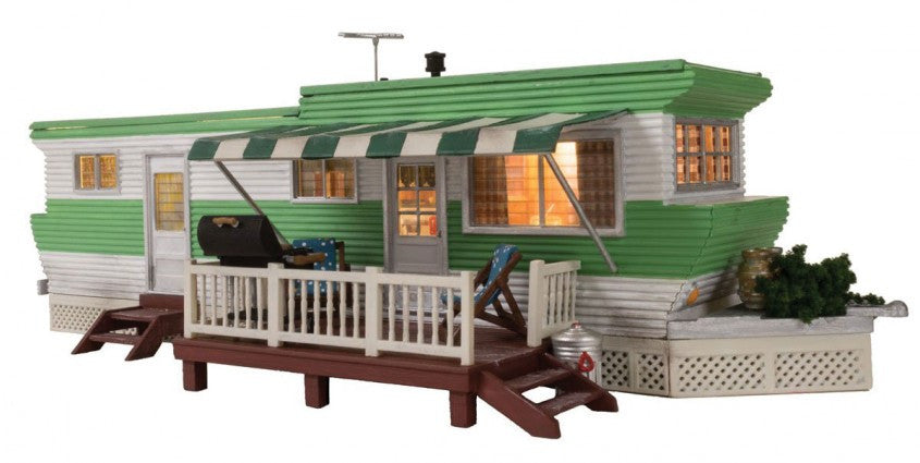 Woodland Scenics 5060 Grillin' & Chillin' Trailer w/Lights - Built-&-Ready(R) Landmark Structure(R) -- Assembled - 5-3/8 x 2-5/8 x 2-1/8" 13.6 x 6.7 x 5.4cm HO Scale