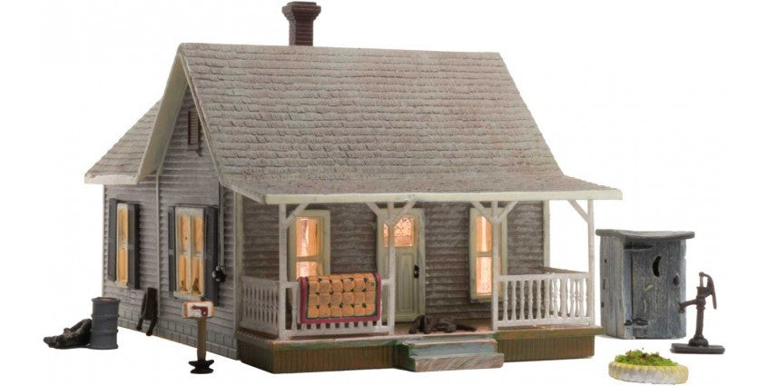 Woodland Scenics 5040 Old Homestead - Built-&-Ready Landmark Structures(R) -- Assembled - 3-3/4 x 5-7/16" 9.5 x 13.8cm HO Scale