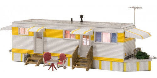 Woodland Scenics 5062 Sunny Days Trailer w/Lights - Built-&-Ready(R) Landmark Structure(R) -- Assembled - 6-1/8 x 2-5/16 x 2-1/8" 15.5 x 5.9 x 5.4cm HO Scale