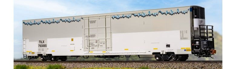 Scaletrains SXT38957 Trinity 82' 7883 Mechanical Reefer, TILX/ex-BNSF Patched with Roofline Icicles/Carrier #793065 HO Scale