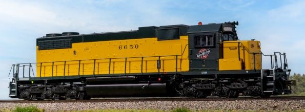 Scaletrains SXT41250 EMD SD38-2, Chicago & North Western/OY/Employee Owned #6650 - ESU v5.0 DCC & Sound HO Scale