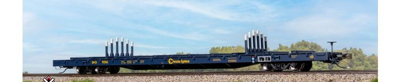Scaletrains SXT41763 BSC F68BH Finger Rack Flatcar, Chessie System/Blue #9006 HO Scale