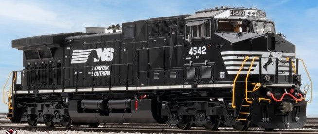 ScaleTrains SXT42470 Rivet Counter Wabtec AC44C6M, Norfolk Southern/Horsehead/NS #4641 DCC & Sound HO Scale