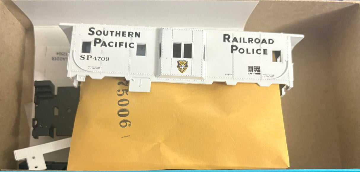 Bev-Bel 2203-1 Bay-Window Caboose SP Southern Pacific #SP-4709 HO Scale