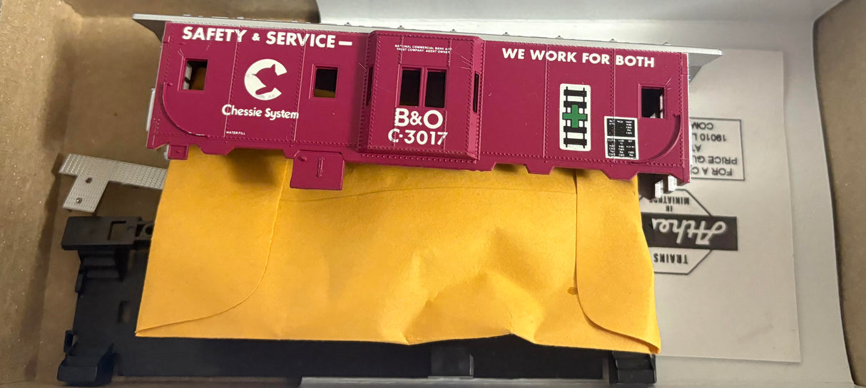 Bev-Bel 2214-2 37' Bay-Window Safety Caboose Chessie System-B&O #3017 HO Scale