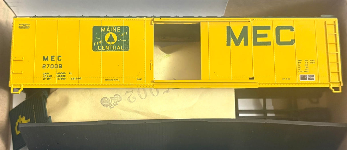 Bev-Bel 2357-1 50' Steel Single-Door Boxcar MEC Maine Central #27023 HO Scale