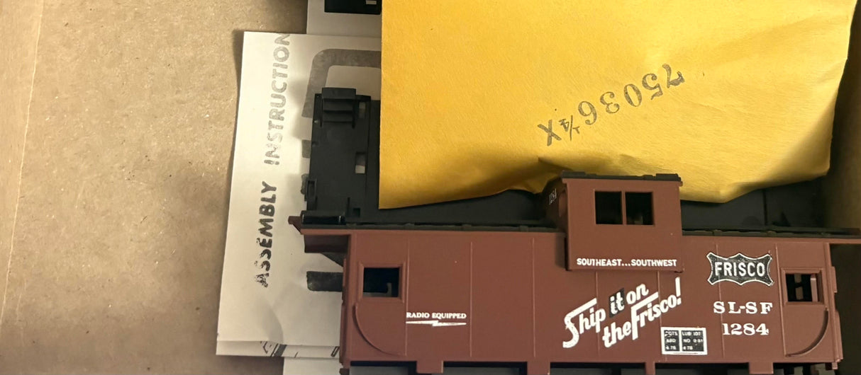 Bev-Bel 2246-1 29' Wide-Vision Caboose SL-SF St. Louis & San Francisco #1284 HO Scale