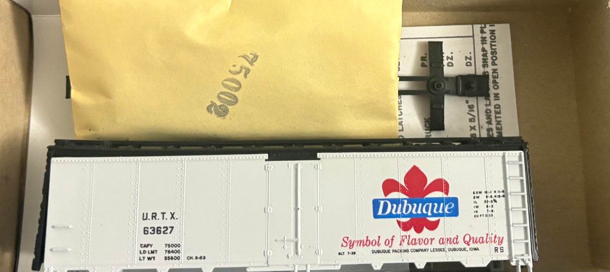 Bev-Bel 2337-1 40' Steel Ice-Bunker Reefer U.R.T.X. - Dubuque #63632 HO Scale