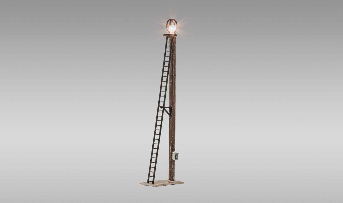 Image for 785-5674 UK Wooden Yrd Lamps OO/HO