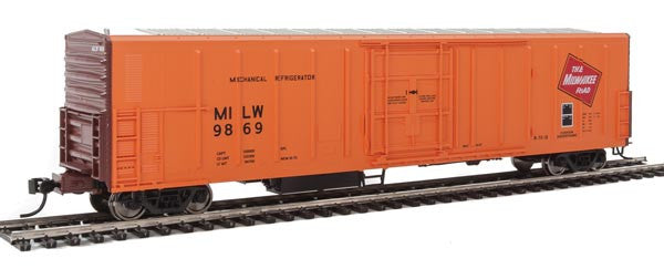 Walthers 910-3932 57' Mechanical Reefer MILW - Milwaukee Road #9869 HO Scale
