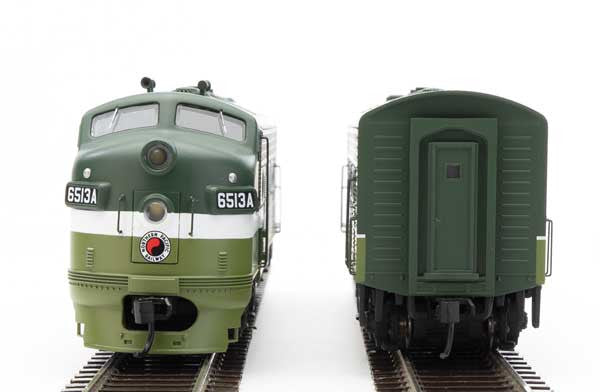 Walthers 19976 EMD F7 A/B - NP - Northern Pacific #6513A, #6513B (two-tone green, white, black) - DCC & Sound HO Scale