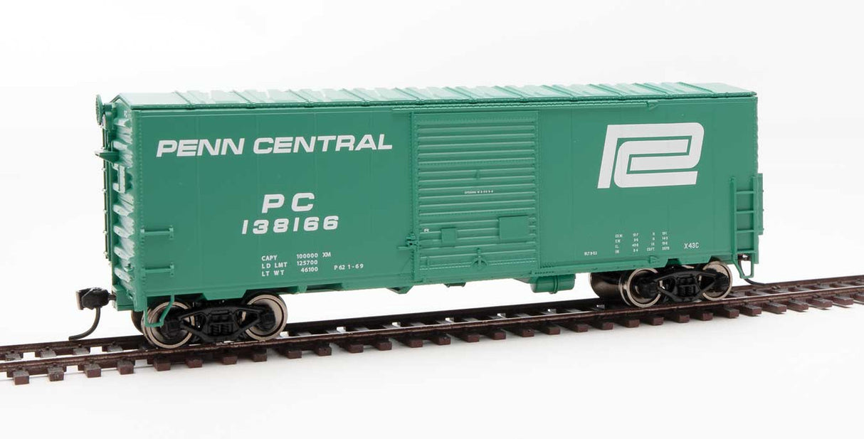 Walthers 910-45014 40' ACF Modernized Welded Boxcar PC - Penn Central #138166 HO Scale