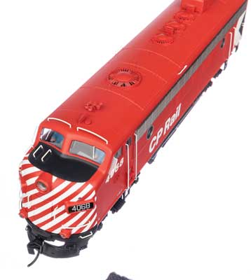 Walthers Proto 920-42552 EMD FP7 CP Canadian Pacific #4068 (red, white w/Multi-mark) DCC & Sound HO Scale