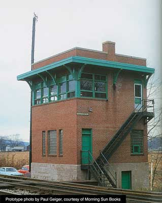 Walthers 933-3554 Pennsylvania Railroad Brick Interlocking Tower w/Flat Roof HO Scale
