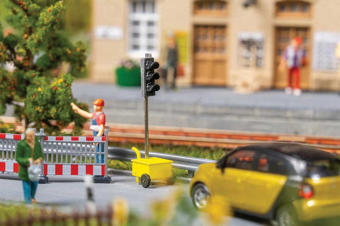 Image for 272-161842 Roadwrk Traffic Lights 2/