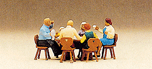 Image for 590-10282 Family sitting/garden  6/