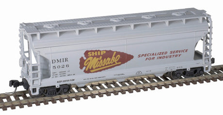 Atlas 50006117 ACF 3560 Center-Flow Covered Hopper - Duluth Missabe & Iron Range 5026 (Gray, Maroon, Yellow) N Scale