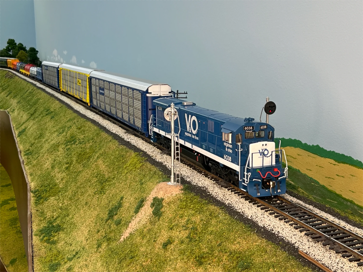 HomeShops V&O 6038 - HO Scale DC/DCC/Sound Equipped GE C30-7 Locomotive