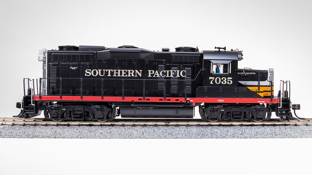 BLI 7476 GP20 SP Southern Pacific #7035, Black Widow Scheme Paragon 4 w/Sound & DCC HO Scale Broadway Limited