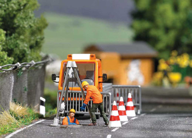 Image for 189-7907 Sewer Workers w/Manhl Cvr