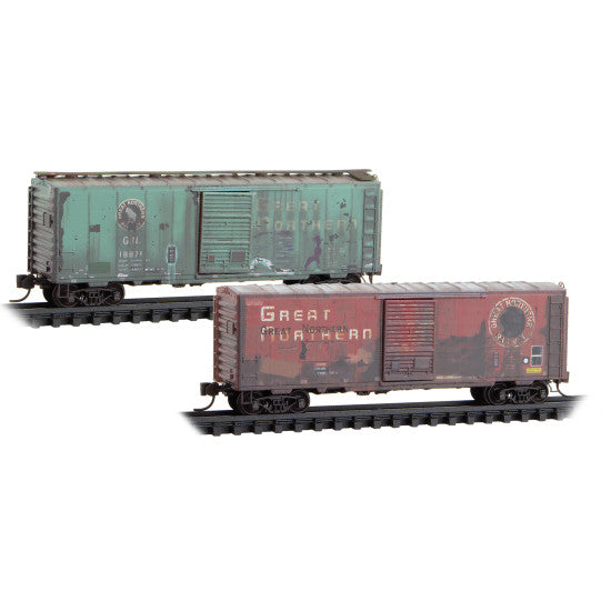 Micro-Trains 983 05 093 40' Standard Boxcars - Great Northern Weathered 2-Pack N Scale