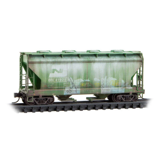 Micro-Trains 983 05 095 2-Bay Covered Hoppers - Burlington Northern Weathered 2-Pack N Scale