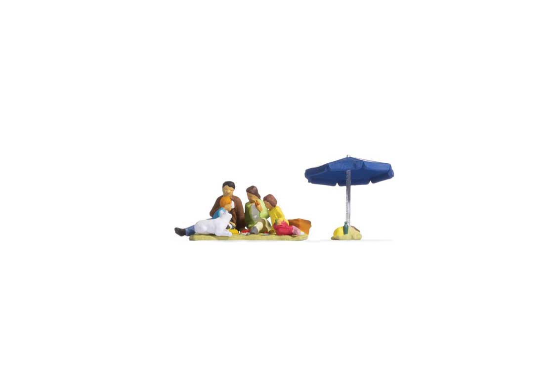 Image for 528-15599 Family Having a Picnic