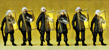 Image for 590-10393 German riot pol w/shld up
